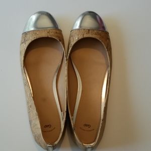 Gap Flats Silver toe with faux cork/wood